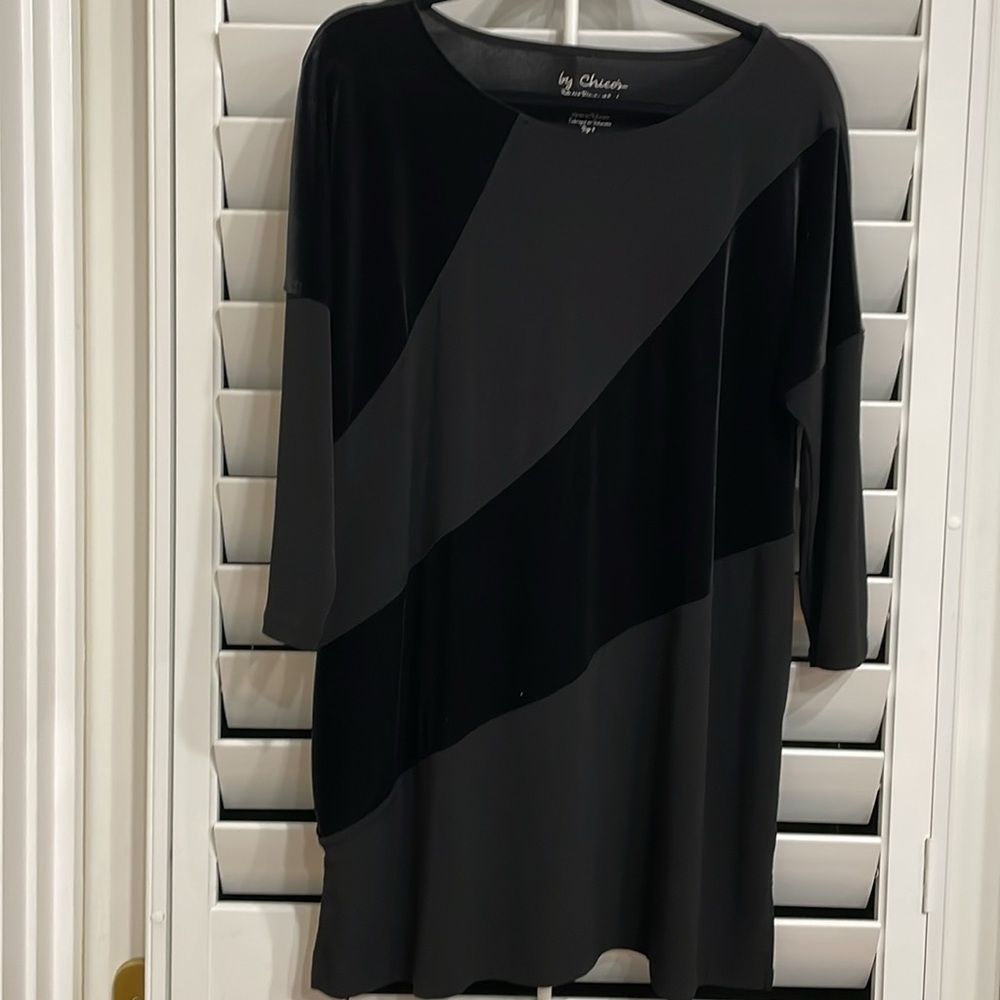 Chico’s size 2,(12/14) Black Tunic w/ diagonal velveteen stripes in front.